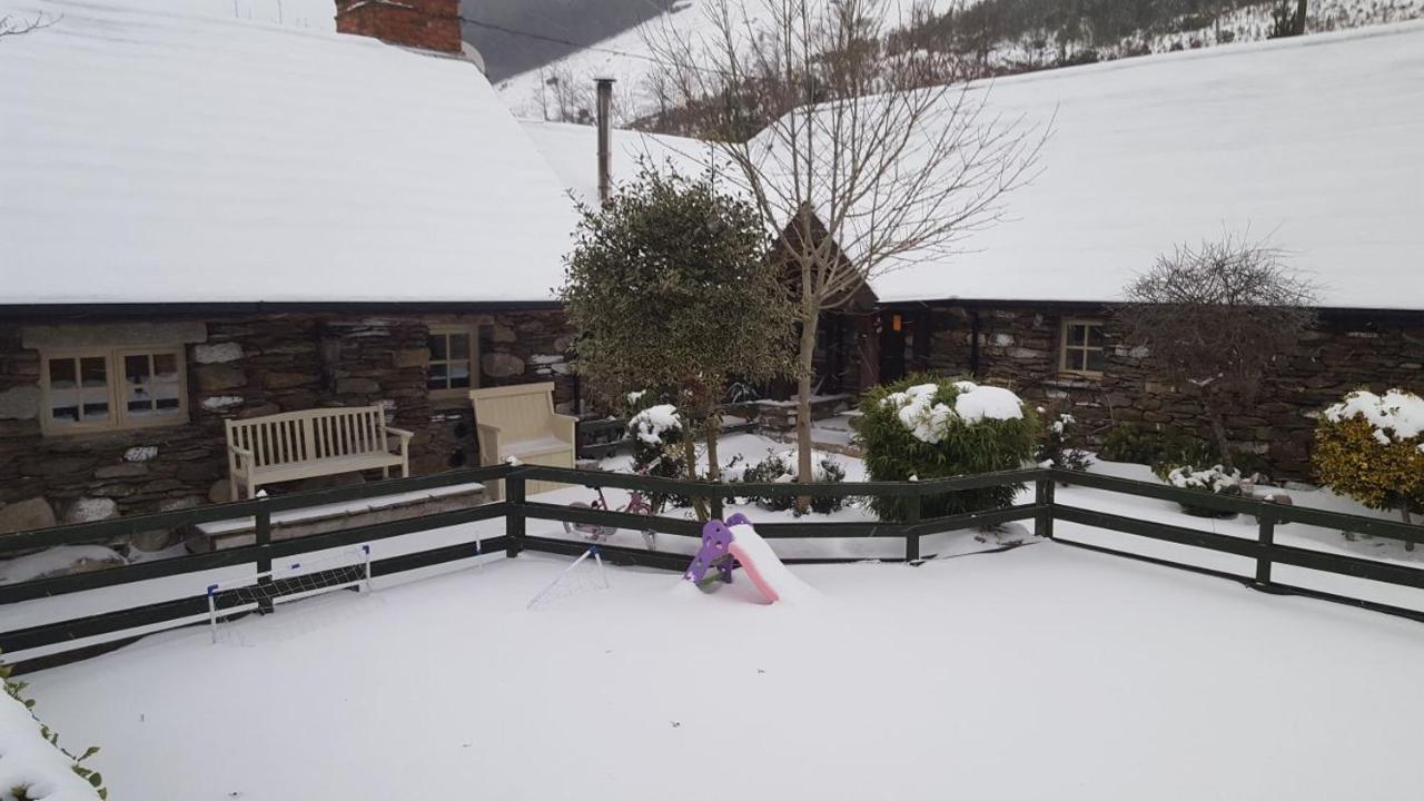 Clarisses Cottage Laragh Eksteriør billede