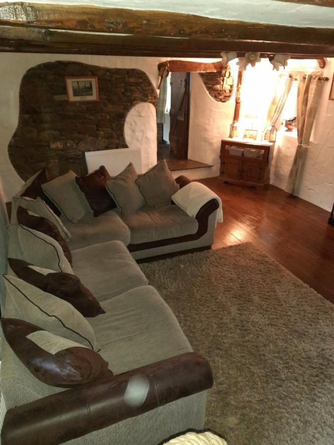 Clarisses Cottage Laragh Eksteriør billede