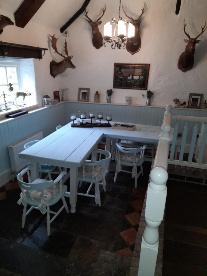 Clarisses Cottage Laragh Eksteriør billede