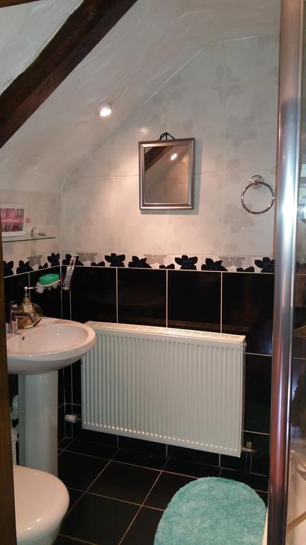 Clarisses Cottage Laragh Eksteriør billede